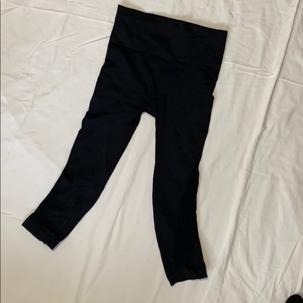 Athleta Seamless Crops- Size S/XS